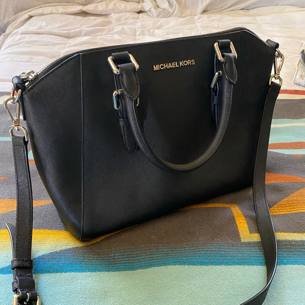 MICHAEL KORS - Ciara Saffiano handbag - Black